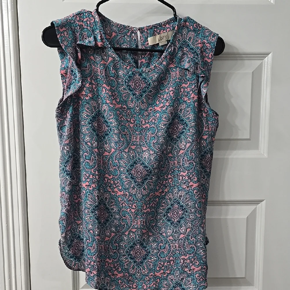 Patterned Sleeveless Top - Picture 1 of 2